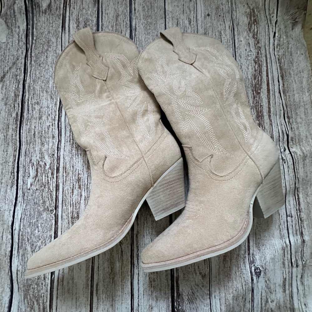 Elegant Beige Heeled Boots